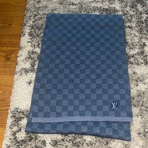 Louis Vuitton wool scarf